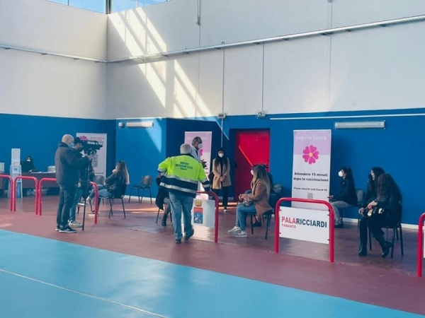 CORONAVIRUS/ Parte in Puglia la campagna vaccinale per fasce di età e soggetti fragili