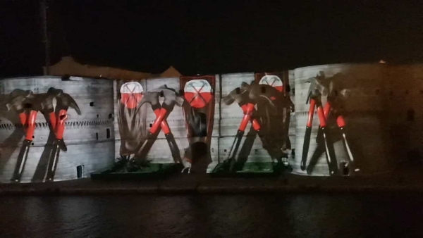 MEDIMEX/ Le mura del Castello Aragonese diventano maxi schermo per il mapping 3D sui Pink Floyd